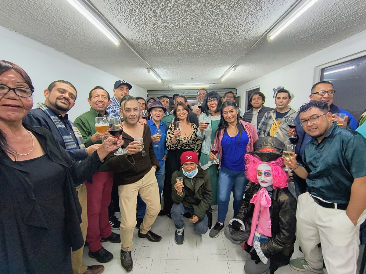 Navidad Disidente 2025: Un Abrazo de Identidad, Amor y Familia Elegida