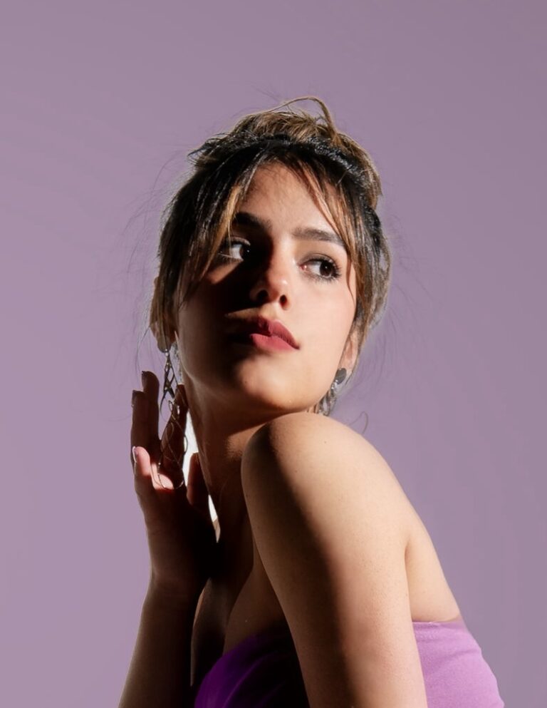 Belisaac 768x993